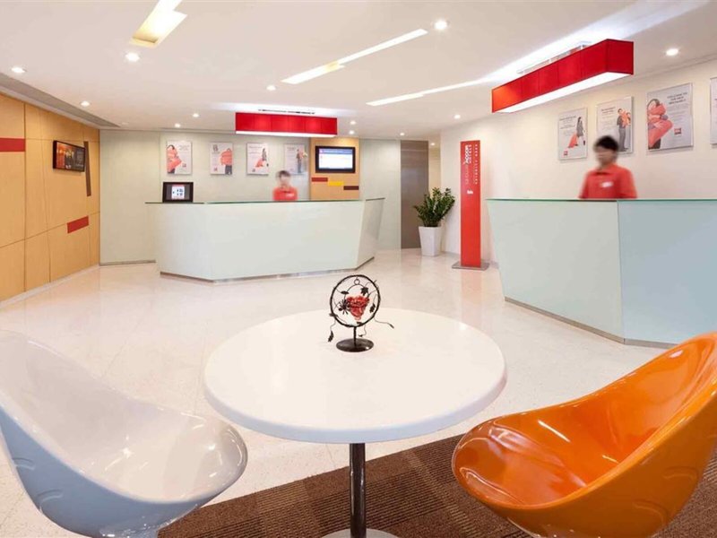 ibis Hong Kong North Point Hotel 8