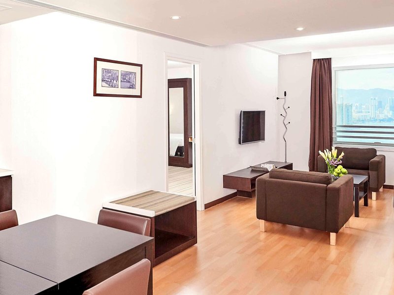 ibis Hong Kong North Point Hotel 9