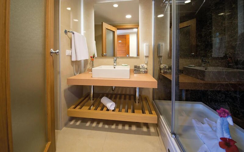 Limak Limra Resort & Hotel 17 - Bathroom Example