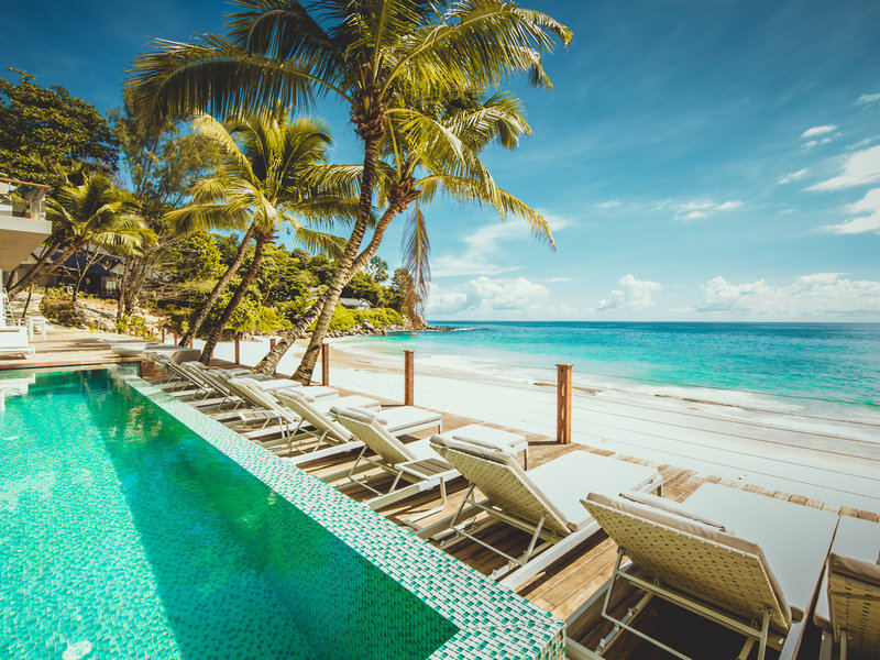 Carana Beach Hotel 11