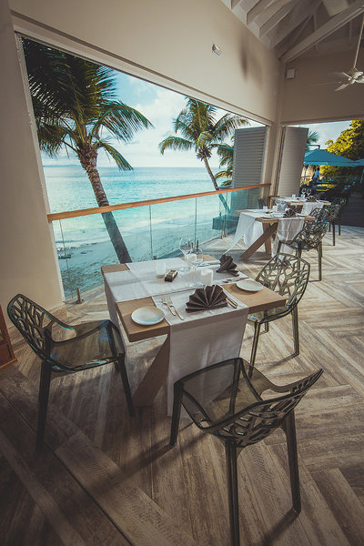 Carana Beach Hotel 12