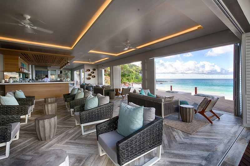 Carana Beach Hotel 8