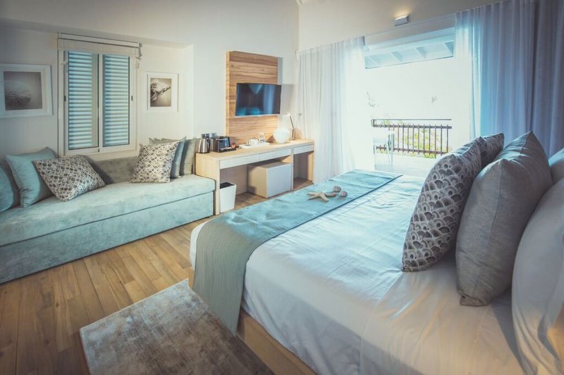 Carana Beach Hotel 8
