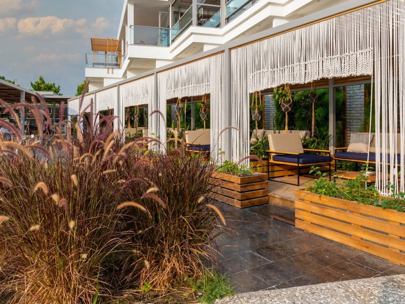 Flora Garden Beach 41