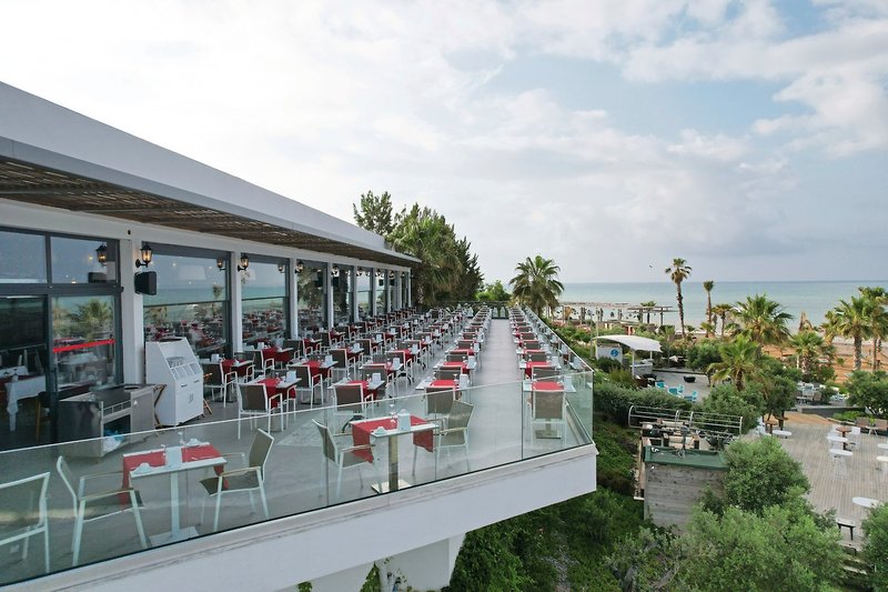 Flora Garden Beach 32