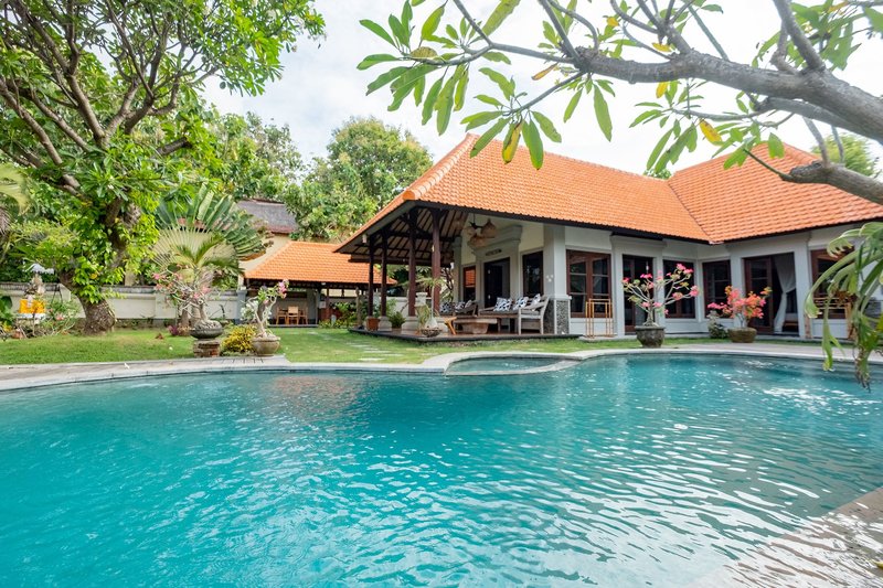Taman Sari Bali Resort & Spa 1