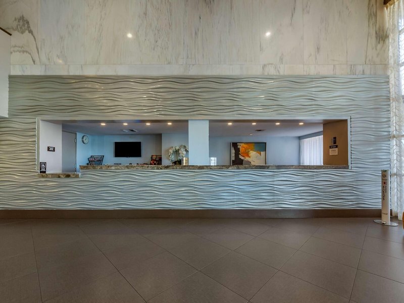 Best Western Palm Beach Lakes 12