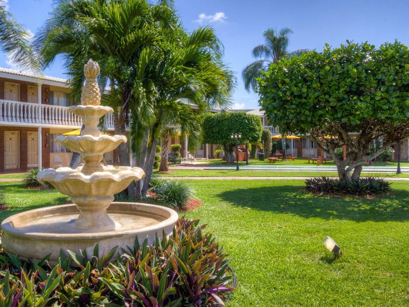 Best Western Palm Beach Lakes 15