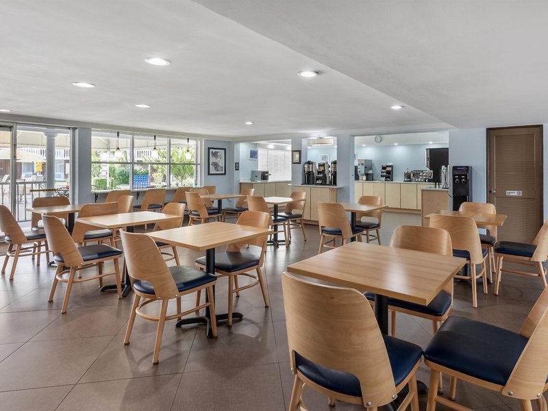 Best Western Palm Beach Lakes 21