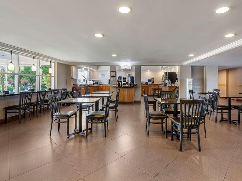 Best Western Palm Beach Lakes 22