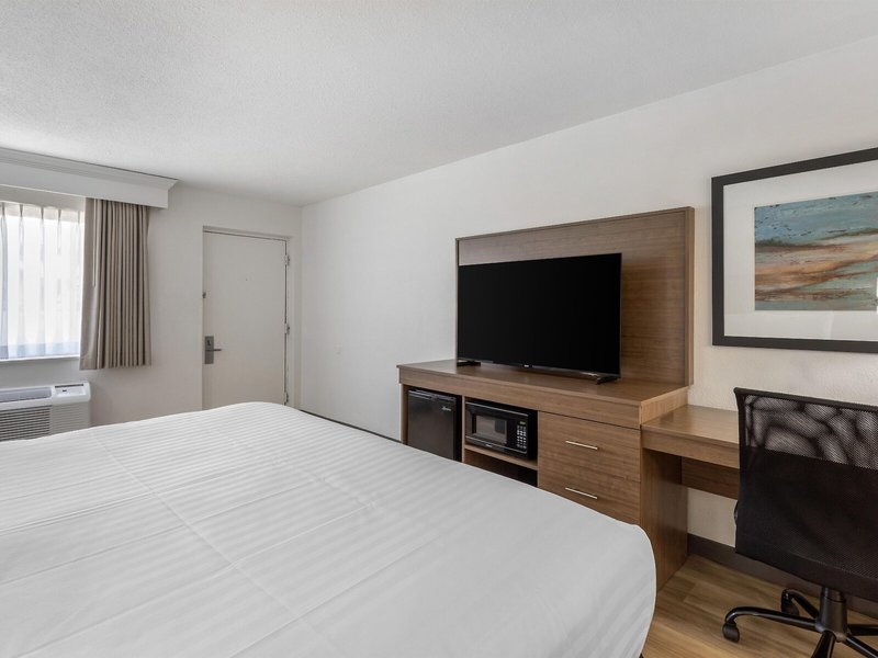 Best Western Palm Beach Lakes 33