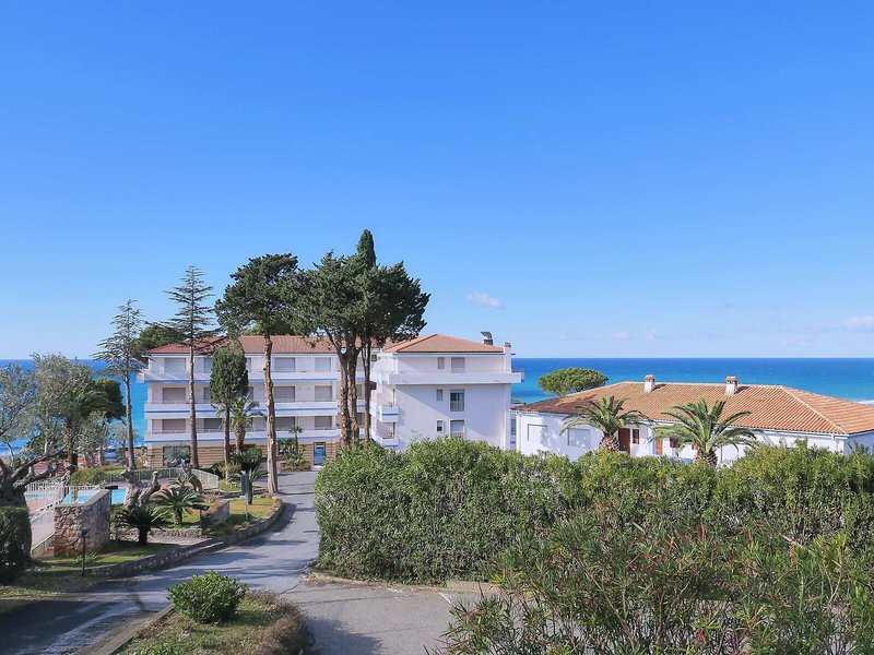 Hotel La Castellana 3