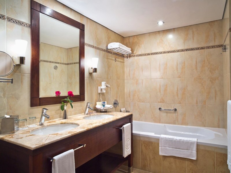 Khalidiya Palace Rayhaan by Rotana 39