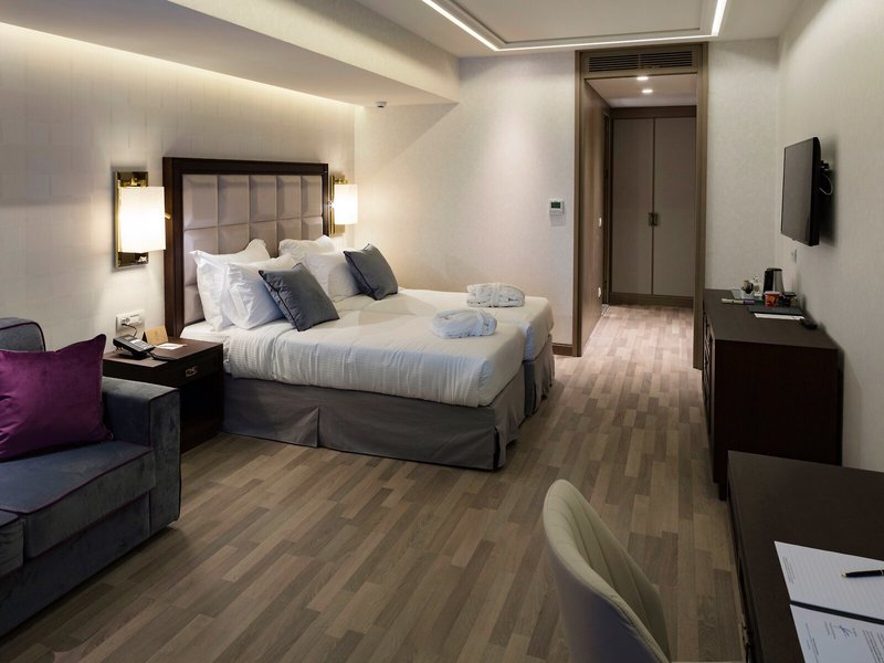 Electra Metropolis Athens 35