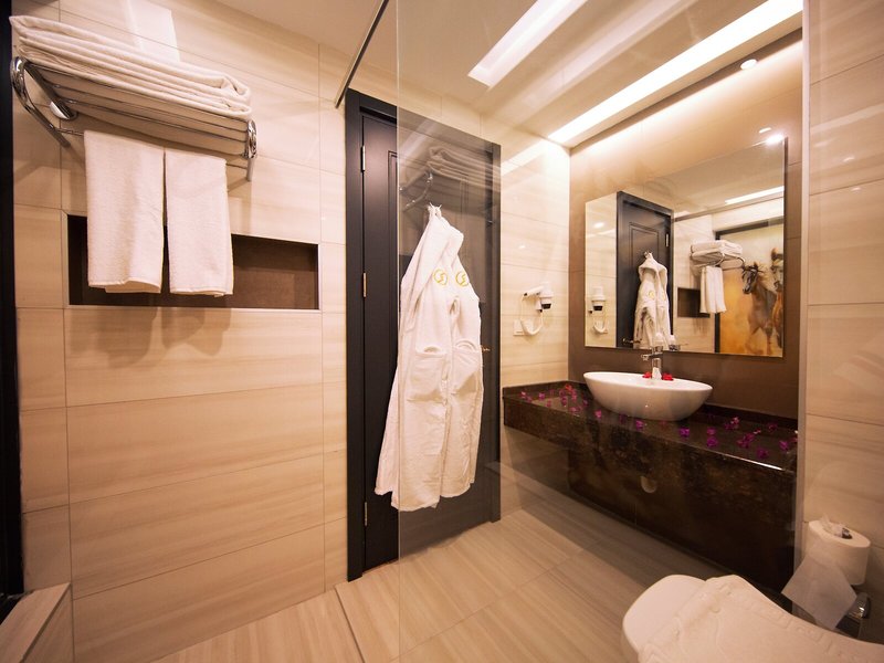 Sey Beach Hotel & Spa 43