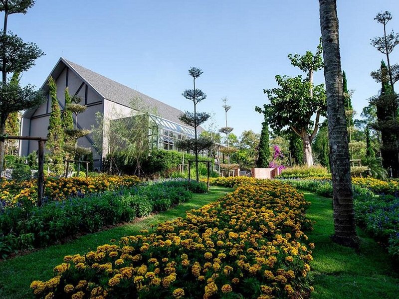Flora Creek Resort & Garden Chiang Mai 2