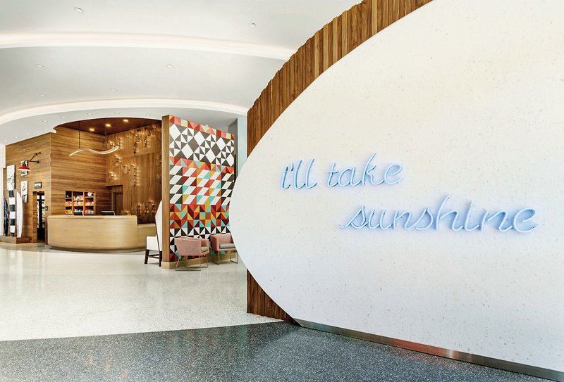 Hampton Inn & Suites Los Angeles/Santa Monica 3