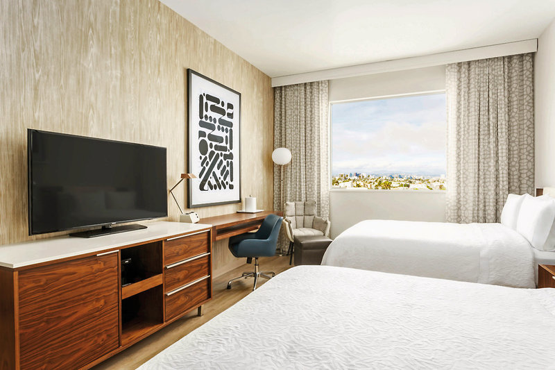 Hampton Inn & Suites Los Angeles/Santa Monica 9
