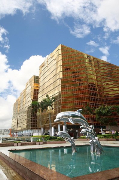 The Royal Pacific Towers