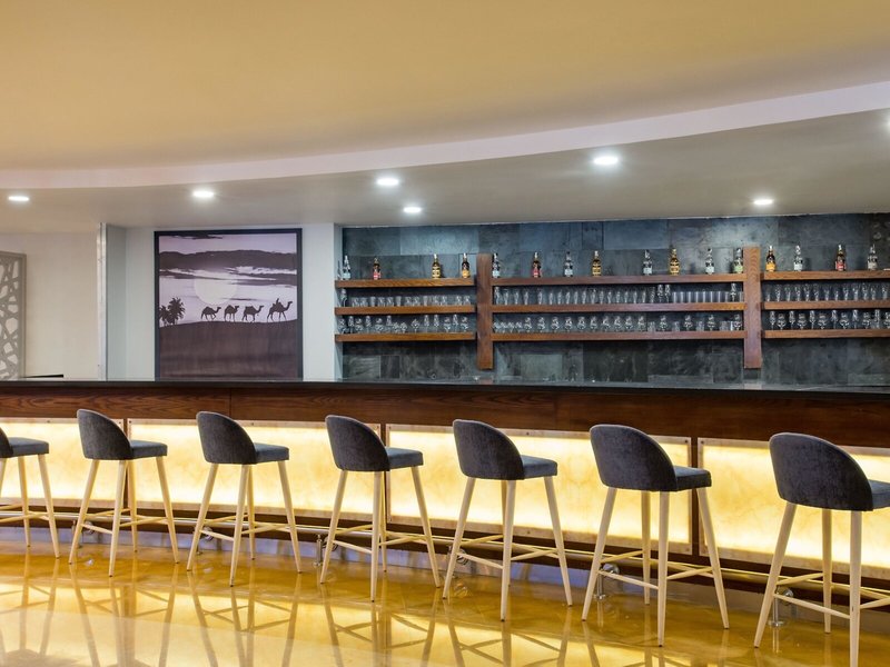 SUNRISE Marina Resort 21