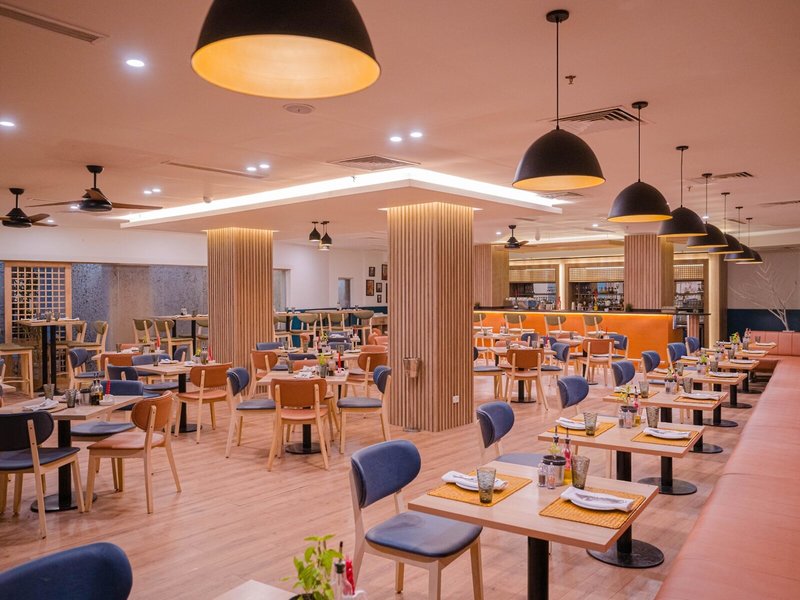 SUNRISE Marina Resort 28