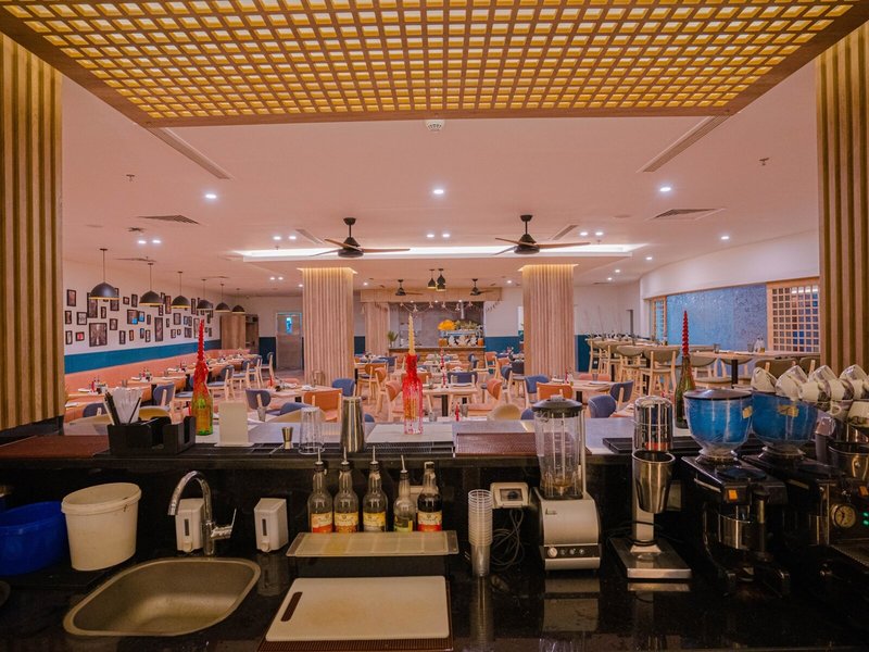 SUNRISE Marina Resort 30