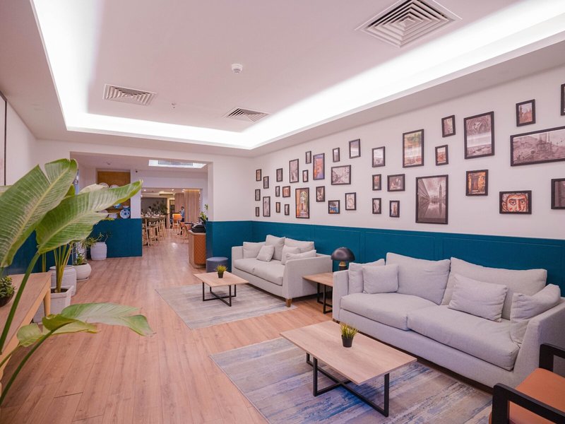 SUNRISE Marina Resort 32