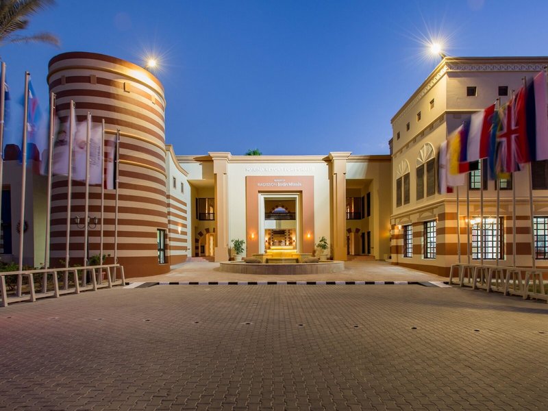 SUNRISE Marina Resort 4