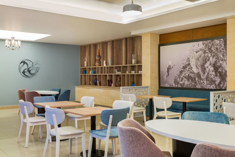 SUNRISE Marina Resort 10