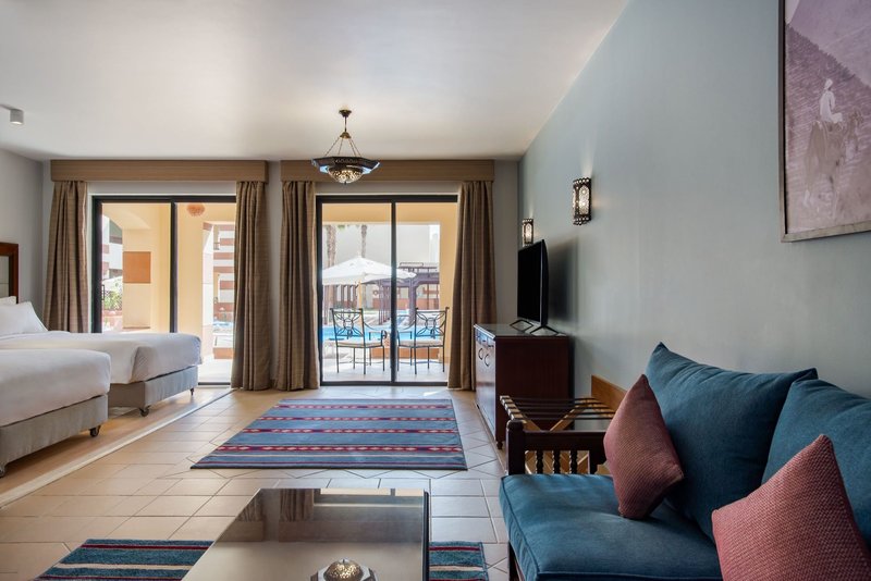 SUNRISE Marina Resort 21