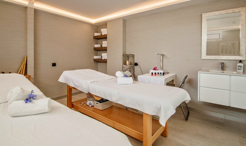 Catalonia Del Mar 24