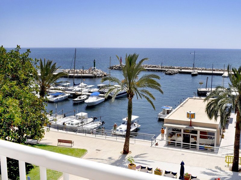 Catalonia Del Mar 8