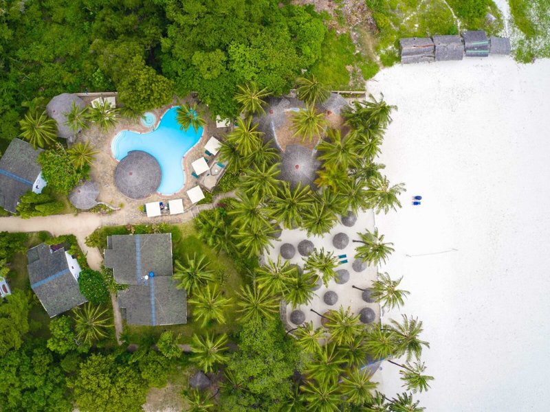 Pinewood Beach Resort & Spa 3