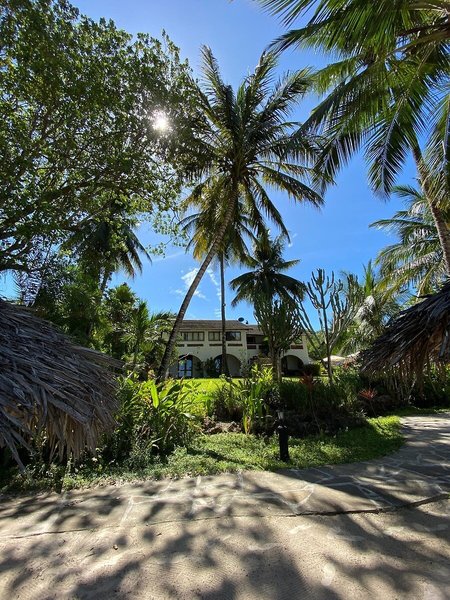 Pinewood Beach Resort & Spa 10