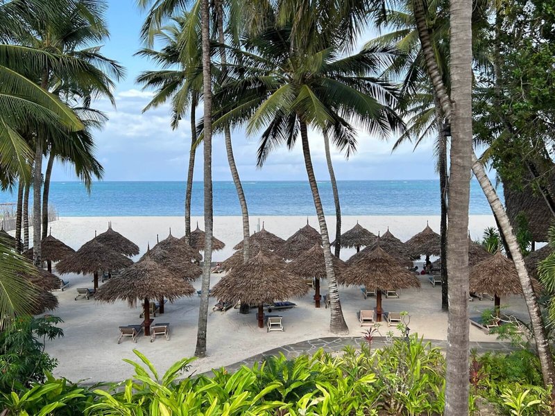 Pinewood Beach Resort & Spa 13