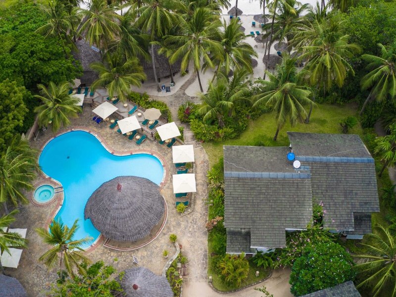 Pinewood Beach Resort & Spa 20