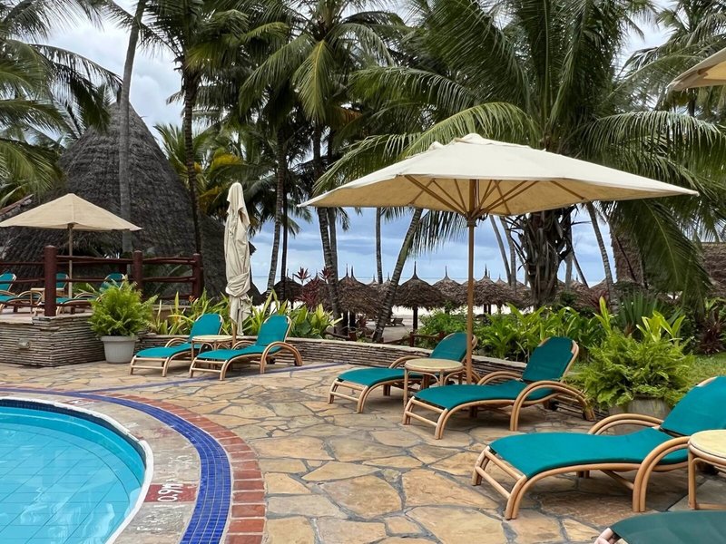 Pinewood Beach Resort & Spa 21