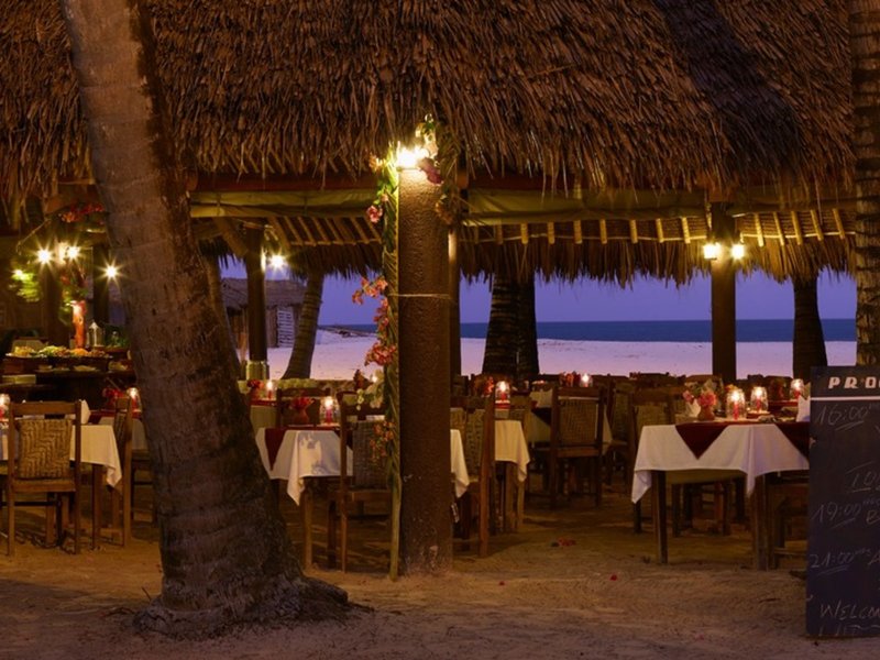 Pinewood Beach Resort & Spa 36