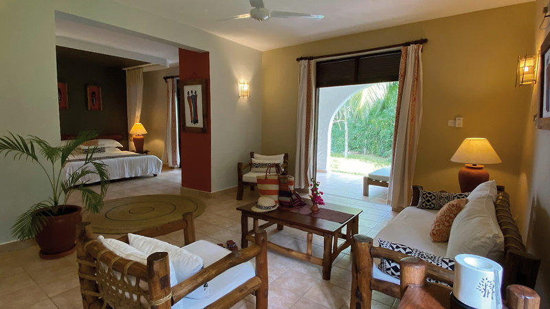 Pinewood Beach Resort & Spa 3