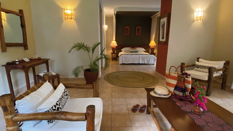 Pinewood Beach Resort & Spa 4
