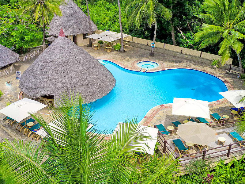 Pinewood Beach Resort & Spa 2