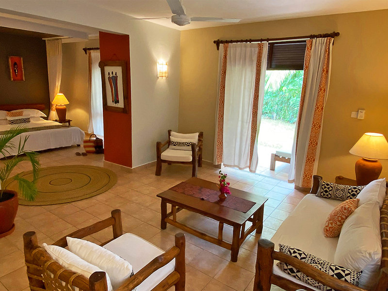 Pinewood Beach Resort & Spa 3