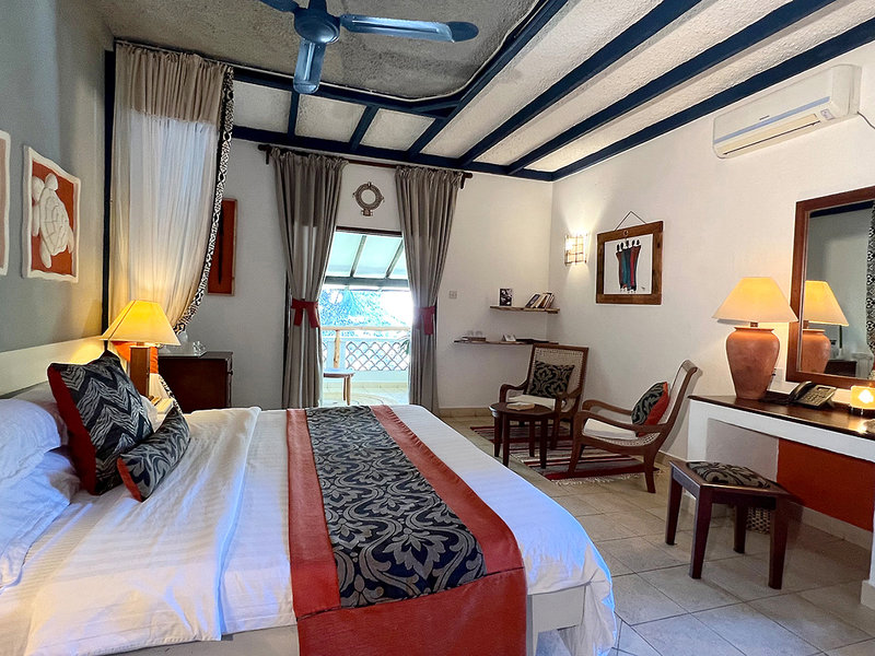 Pinewood Beach Resort & Spa 11