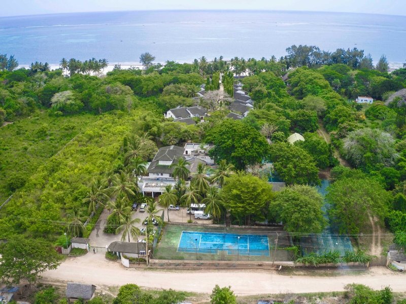 Pinewood Beach Resort & Spa 2