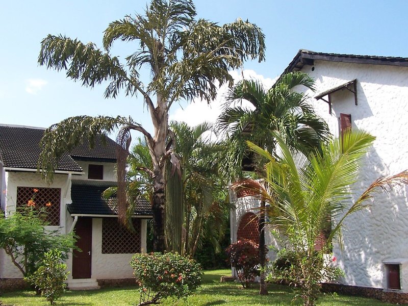 Pinewood Beach Resort & Spa 5