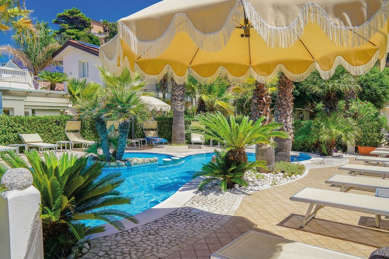 Baia Del Godano Resort & Spa 10