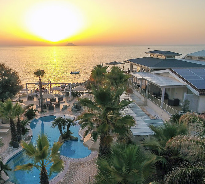 Baia Del Godano Resort & Spa 1