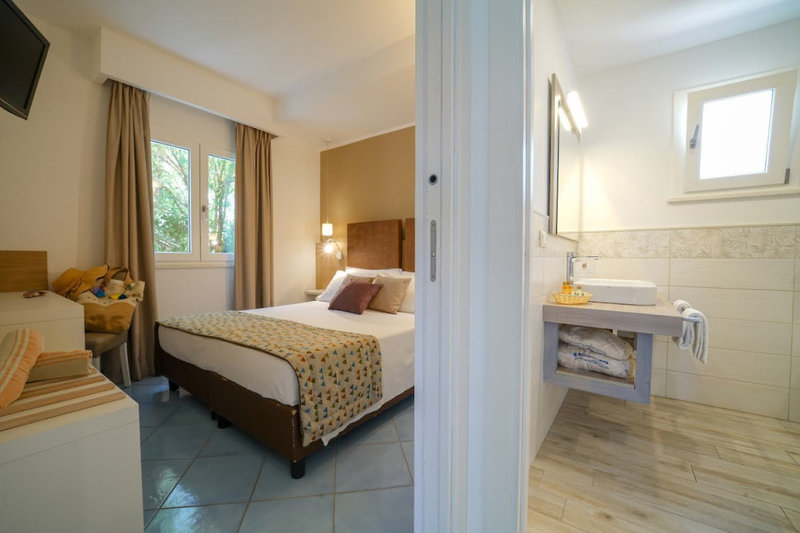 Baia Del Godano Resort & Spa 4