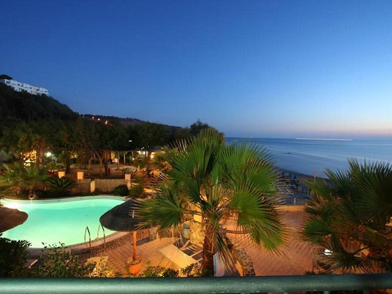 Baia Del Godano Resort & Spa 12