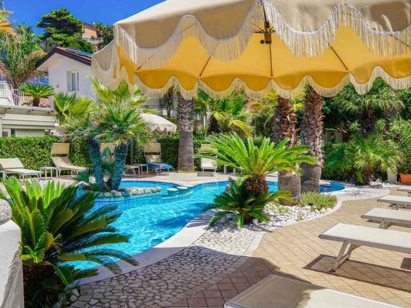 Baia Del Godano Resort & Spa 16